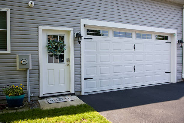 24/7 Emergency Garage Door Panel Replacement experts in Clay County County, IA